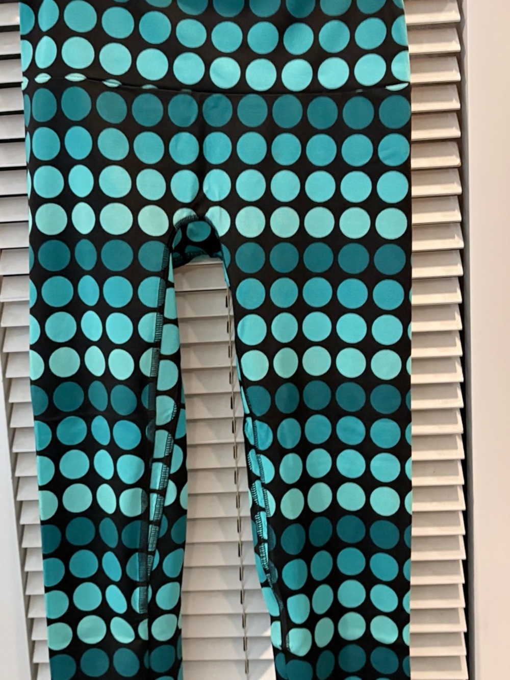 K-Deer Capri Turquoise Polka Dot Leggings size S